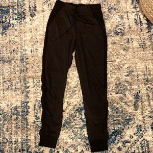 Lululemon Dance Studio Mid Rise Jogger Size 4